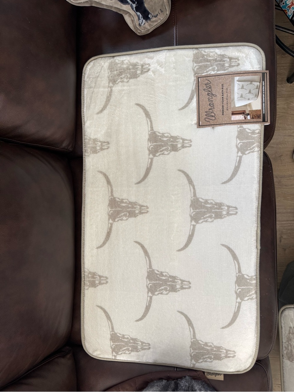 Wrangler Beige and Cream Longhorn Skull Bath Mat